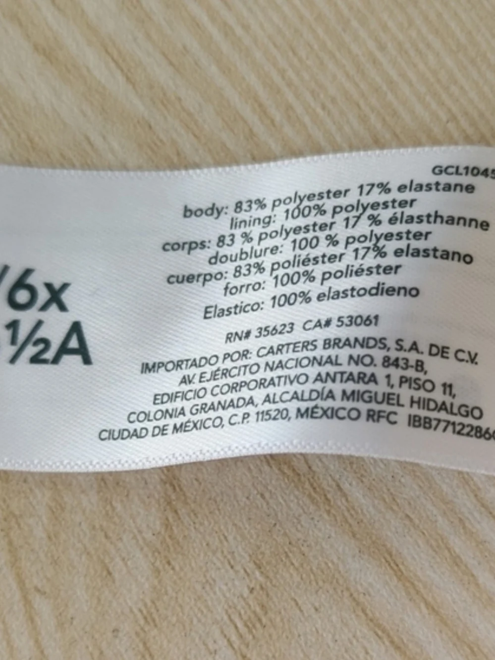Carter's kid Girls Swimsuit Size 6/6X